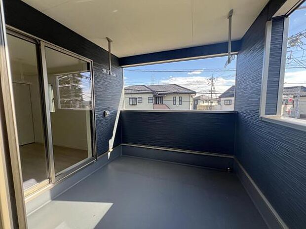 インナーバルコニーは広々として、洗濯物を干すだけでなく、ご家族に合わせた楽しみ方ができます。