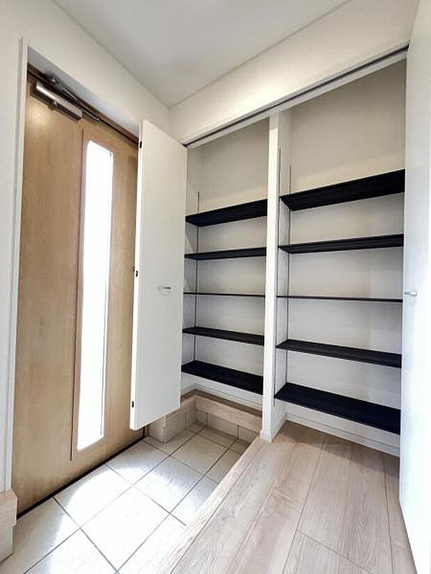 いつも気持ちよくご家族を迎えられる玄関です。