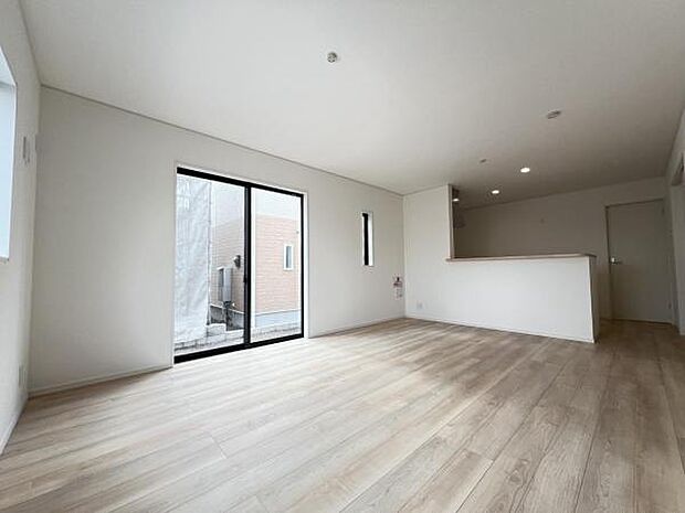 リビングダイニングになります。ご家族そろっての素敵な空間になりそうですね。