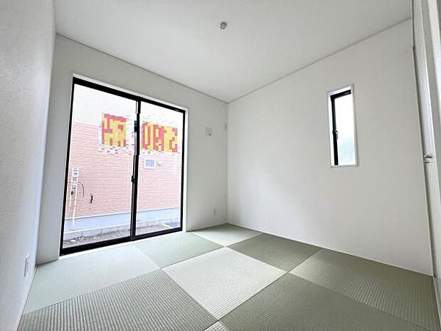 和室スペースです。畳のお部屋は寛げる空間ですね。