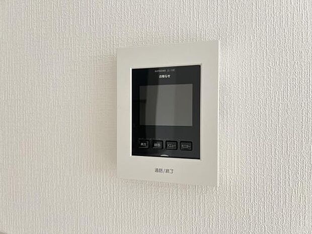 訪問者を確認できるTVモニター付きインターフォンです。