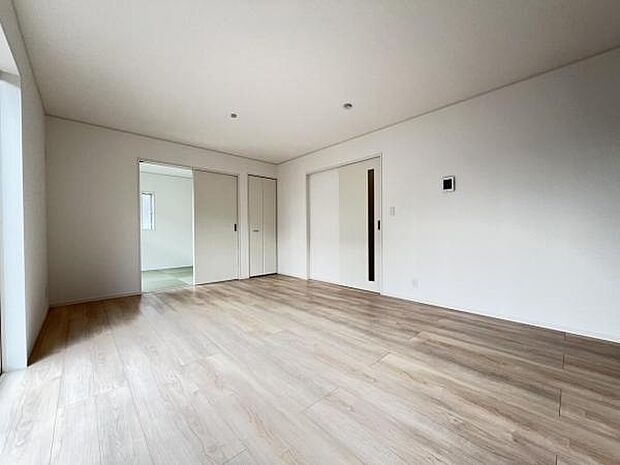 ご家族の温かい時間を演出するダイニングスペースです。