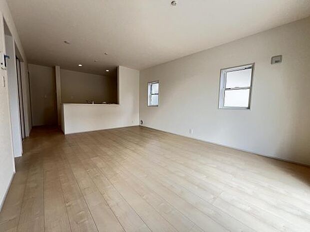 家族とゆったり時間を過ごせるリビングダイニング。