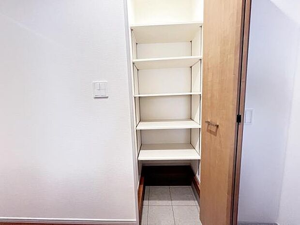 シューズインクローゼットはあると嬉しいですね。