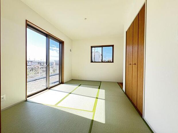 和室スペースです。畳のお部屋は寛げる空間ですね。