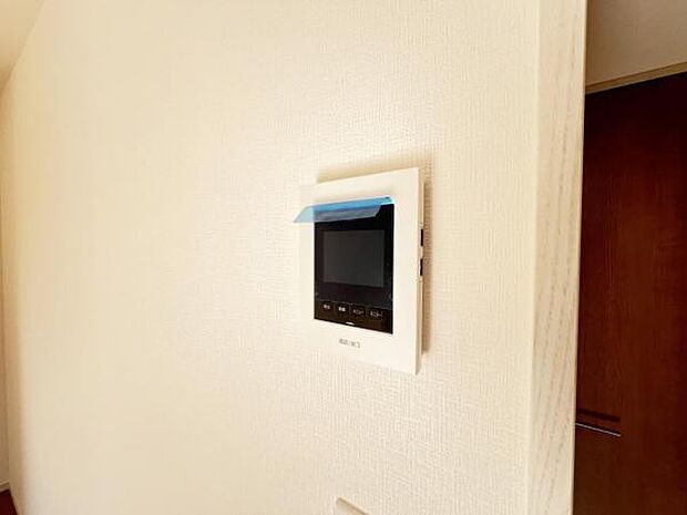 モニター付きインターフォンもうれしい標準装備です。