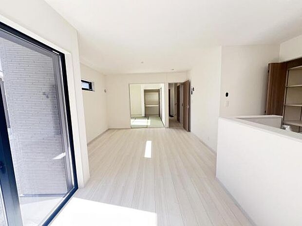 リビングダイニングになります。ご家族そろっての素敵な空間になりそうですね。