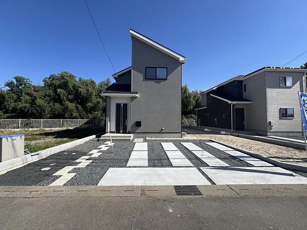 セカンドカーにも便利な駐車2台可能です。
