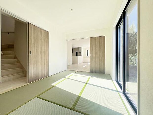 一部屋あるとうれしい和室。客間、晩酌、家族団らんなど色々使えますね。