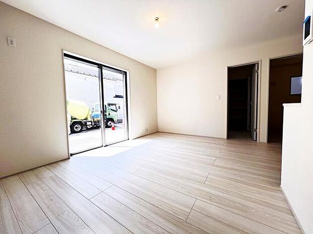 リビングダイニングになります。ご家族そろっての素敵な空間になりそうですね。