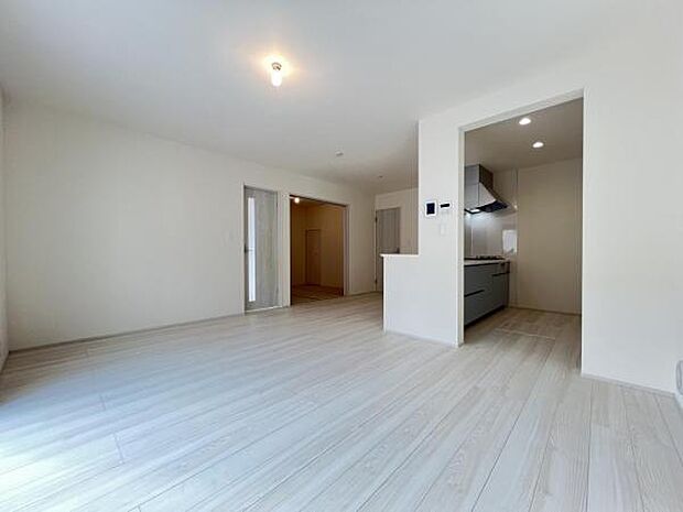 家族団らんの場所としてゆったりと居心地の良いリビングです。