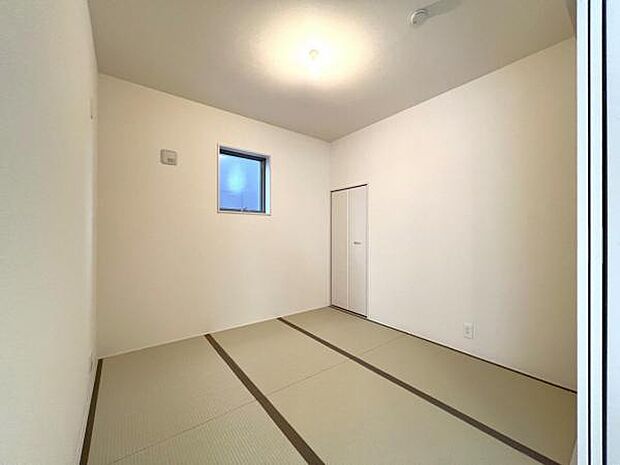 和室スペースです。畳のお部屋は寛げる空間ですね。