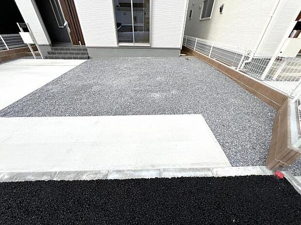 お庭スペースは、ガーデニングやお子様との外遊びなど多彩な用途でお楽しみいただけます。