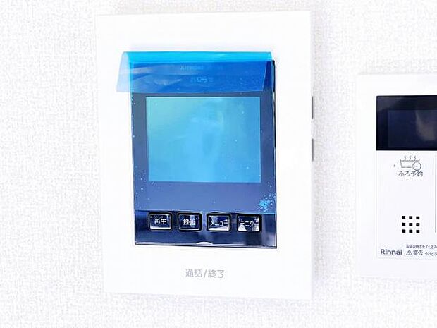 訪問者を確認できるTVモニター付きインターフォンです。