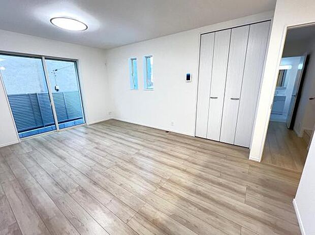 リビングダイニングになります。ご家族そろっての素敵な空間になりそうですね。