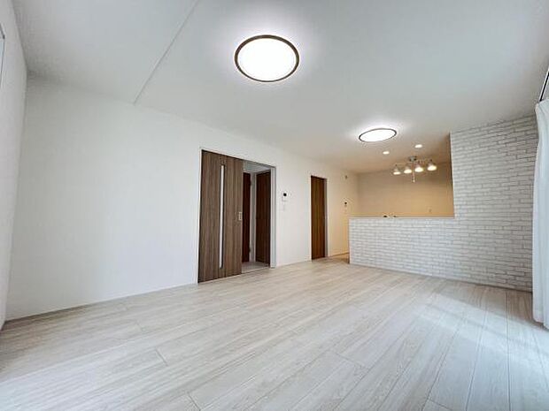 家族団らんの場所としてゆったりと居心地の良いリビングです。