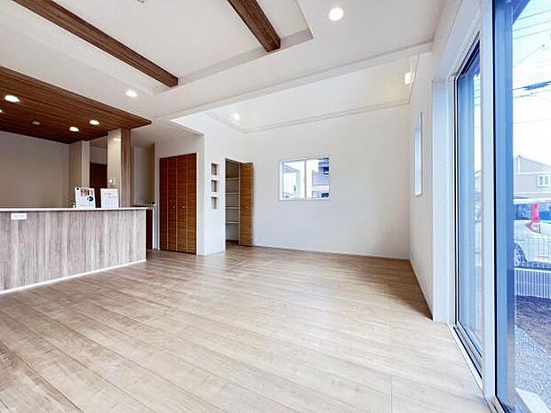 リビングダイニングになります。ご家族そろっての素敵な空間になりそうですね。