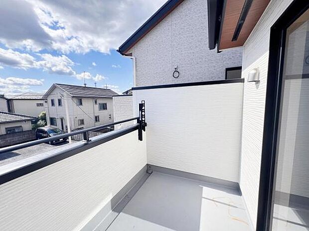 お洗濯ものを気持ち良く太陽の光で干せるのが嬉しいですね。