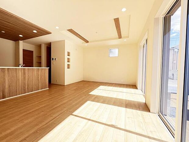 リビングダイニングになります。ご家族そろっての素敵な空間になりそうですね。