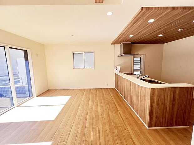 ご家族の温かい時間を演出するダイニングスペースです。