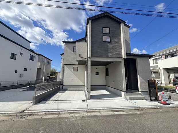 駐車場ももちろん完備しておりますのでお車所有の方にも心強いです。