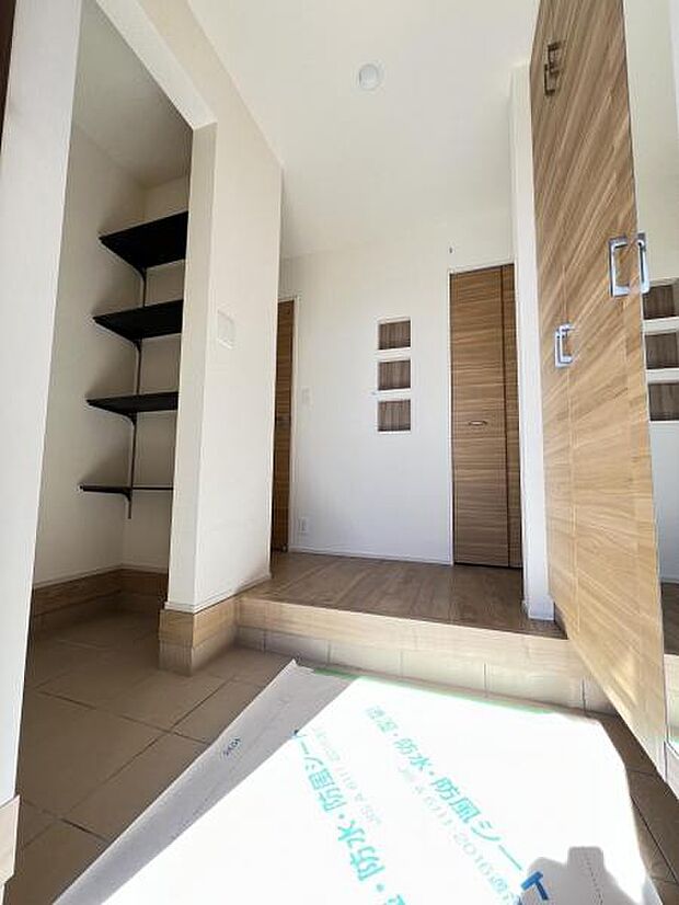 いつも気持ちよくご家族を迎えられる玄関です。