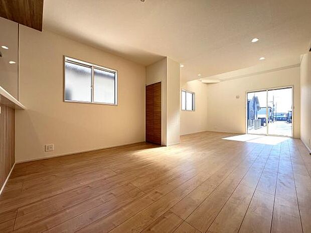 リビングダイニングになります。ご家族そろっての素敵な空間になりそうですね。