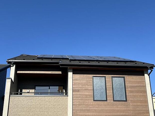 リースで太陽光が付いてきます。10年契約の後は、太陽光が無償譲渡され、ご自身の所有となります。