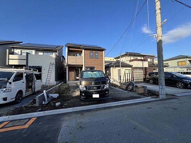 120〜180cmの大きなタイプが設置される予定です。洗面化粧台は通常75〜90cmです。