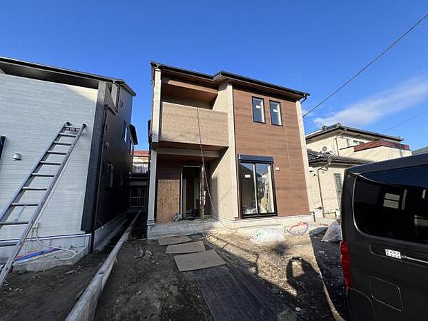 徒歩で、西原小学校8分、一条中学校7分、たいらや7分。通学、買物に申し分ない立地です。