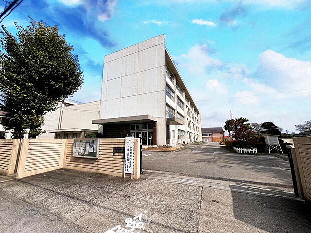 宇都宮市立西原小学校まで約563m(徒歩8分)