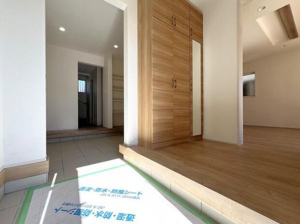 いつも気持ちよくご家族を迎えられる玄関です。