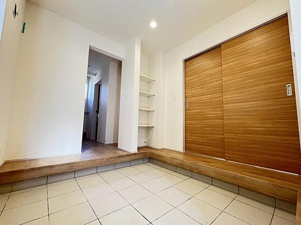 マルチエントランス付きの玄関です。