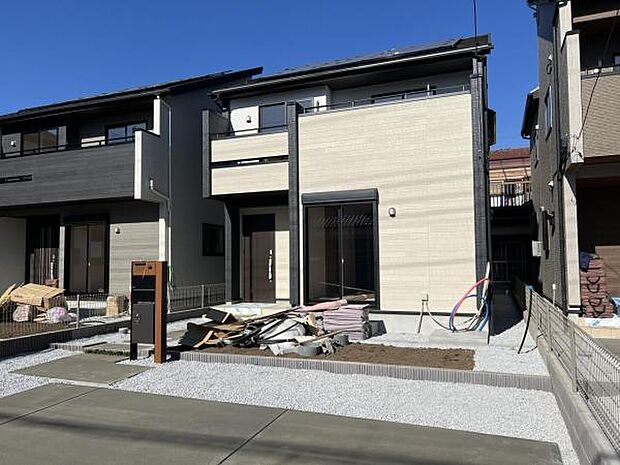 お庭スペースは、ガーデニングやお子様との外遊びなど多彩な用途でお楽しみいただけます。