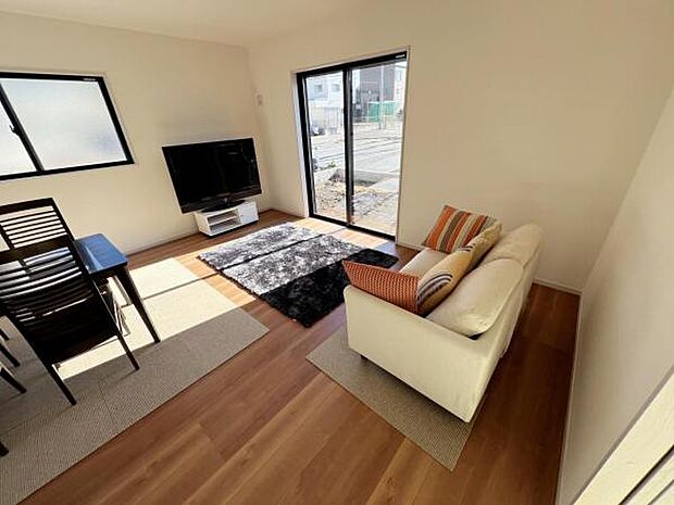 家族団らんの場所としてゆったりと居心地の良いリビングです。