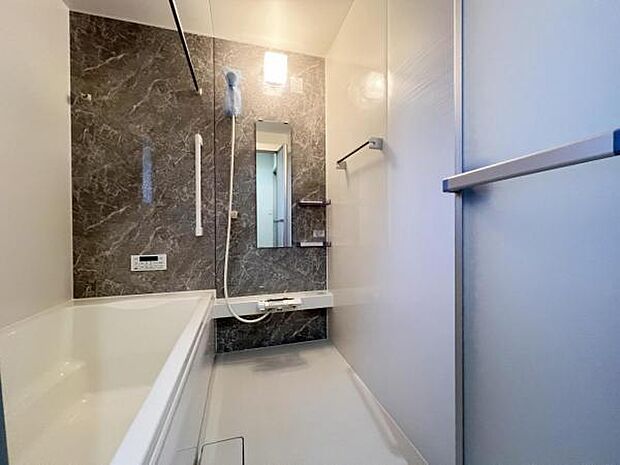 お風呂でほっとひといき。1日の疲れを癒しましょう。