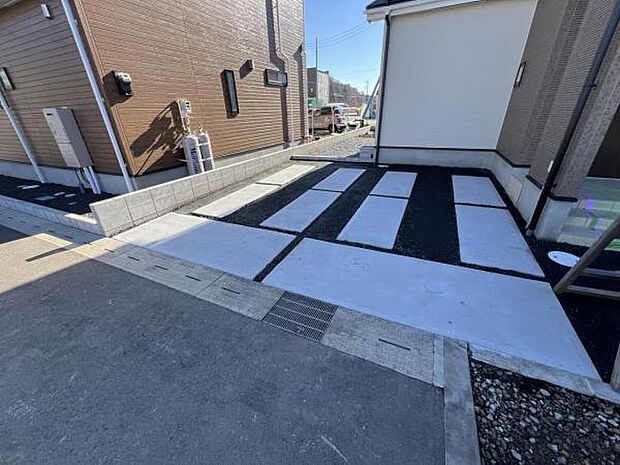 セカンドカーにも便利な駐車2台可能です。