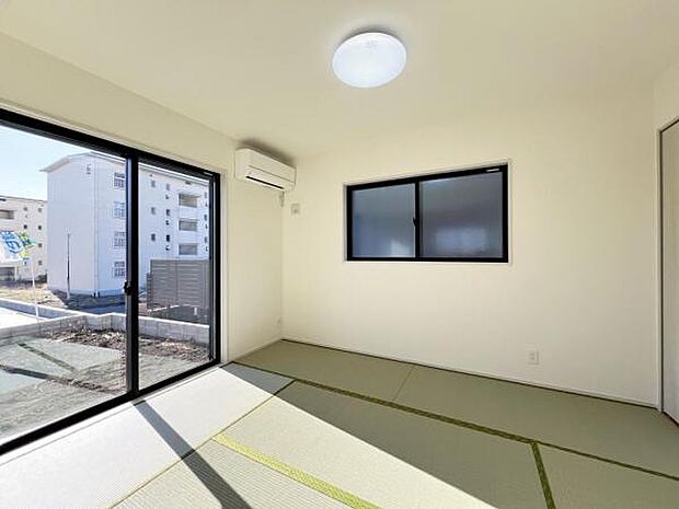 和室スペースです。畳のお部屋は寛げる空間ですね。