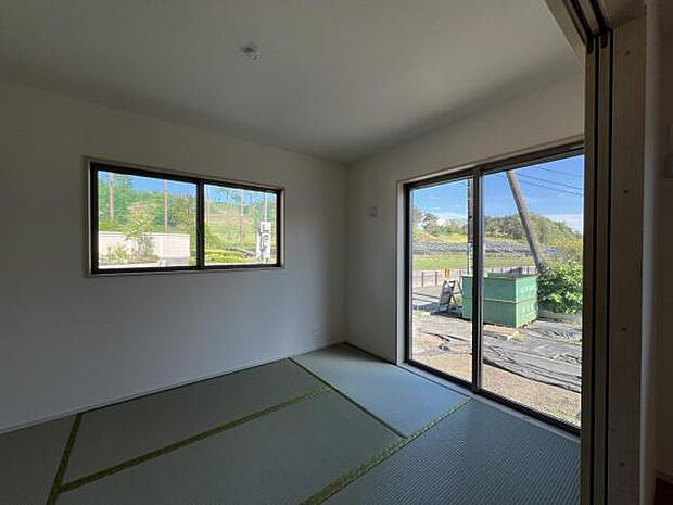 和室スペースです。畳のお部屋は寛げる空間ですね。