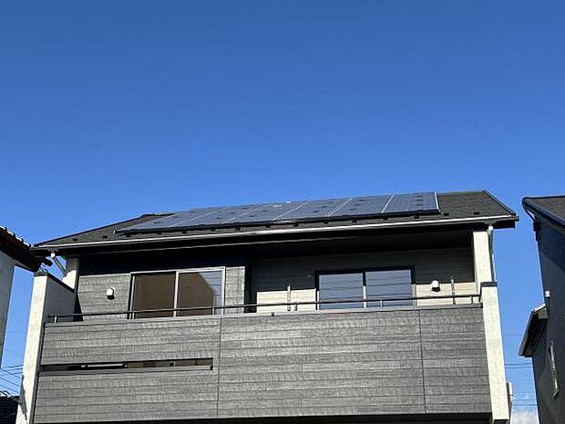 リースで太陽光が付いてきます。10年契約の後は、太陽光が無償譲渡され、ご自身の所有となります。