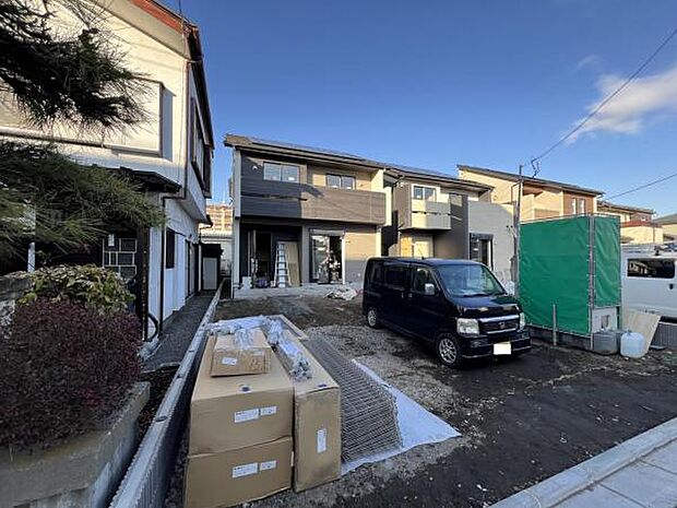 徒歩で、西原小学校8分、一条中学校7分、たいらや7分。通学、買物に申し分ない立地です。