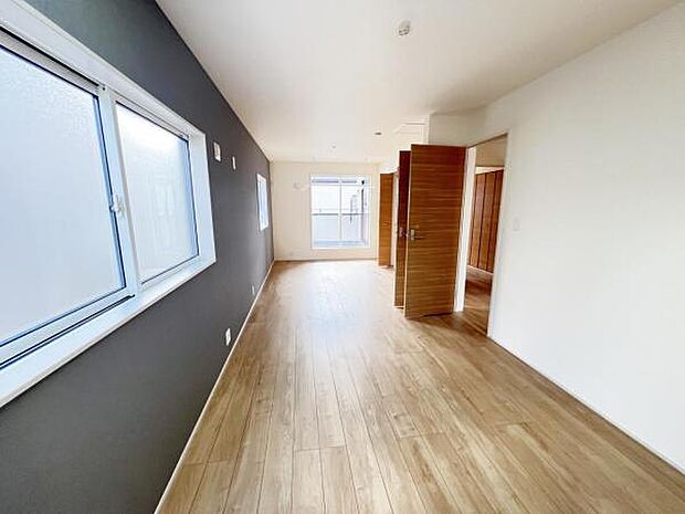 10．5帖の主寝室としても間仕切りをして2部屋の子供部屋としても利用できます。