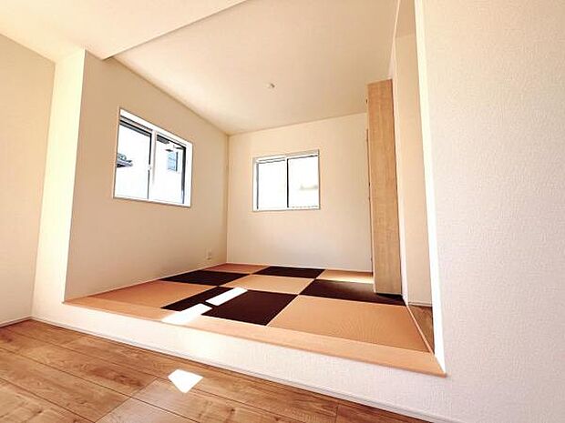 和室スペースです。畳のお部屋は寛げる空間ですね。