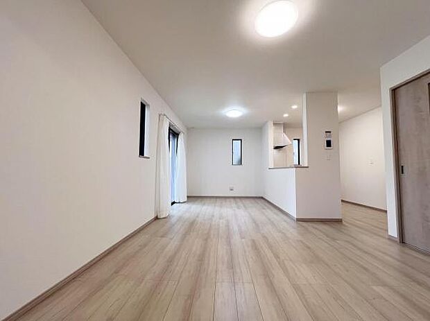 家族団らんの場所としてゆったりと居心地の良いリビングです。