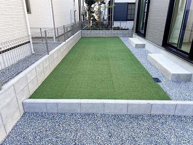 お庭スペースは、ガーデニングやお子様との外遊びなど多彩な用途でお楽しみいただけます。