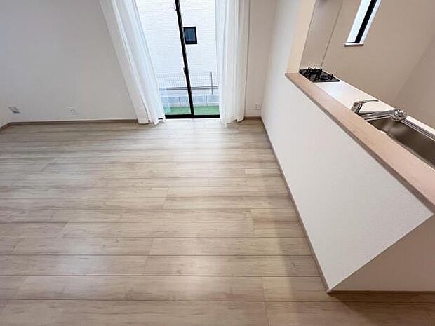 ご家族の温かい時間を演出するダイニングスペースです。