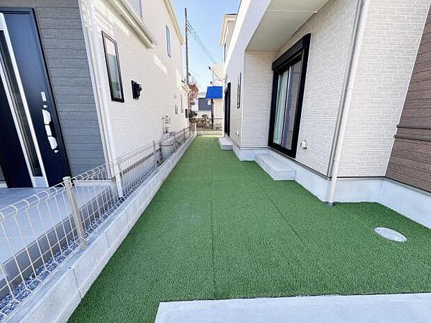 お庭スペースは、ガーデニングやお子様との外遊びなど多彩な用途でお楽しみいただけます。