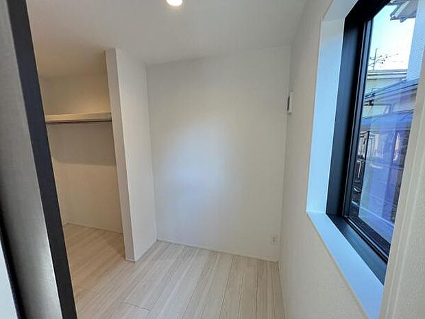 お天気を気にせずお洗濯ができ、室内干し可能です。