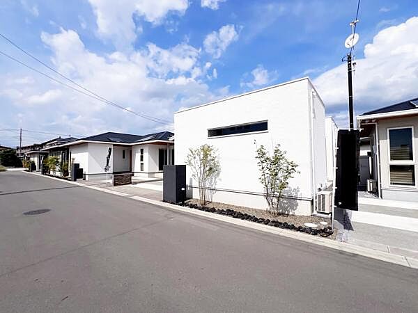太陽光システム搭載です。