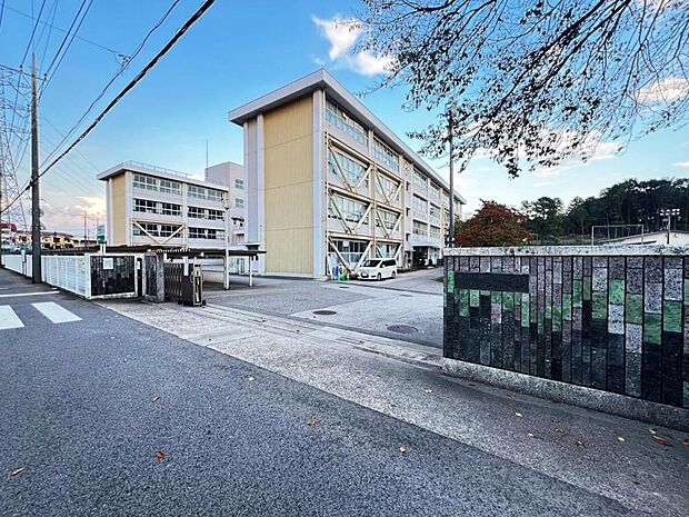 宇都宮市立鬼怒中学校まで約2320m（徒歩29分）